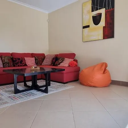 O Pomar, Large 2 Bedroom With A Short Distance To The Ocean