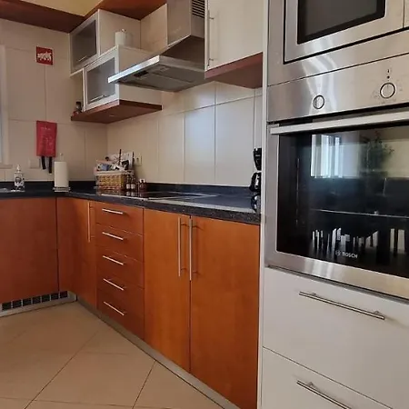 O Pomar, Large 2 Bedroom With A Short Distance To The Ocean