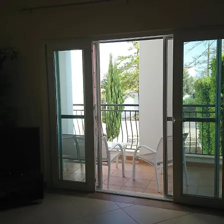 Apartment O Pomar, Large 2 Bedroom With A Short Distance To The Ocean *